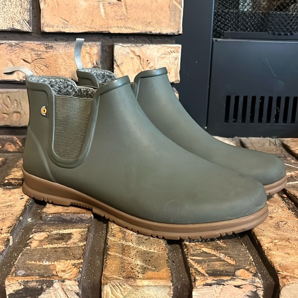 Bogs Shoes - Bogs Green Sage Women’s Sweetpea Ankle Slip On Waterproof Rain Boots Size 10
